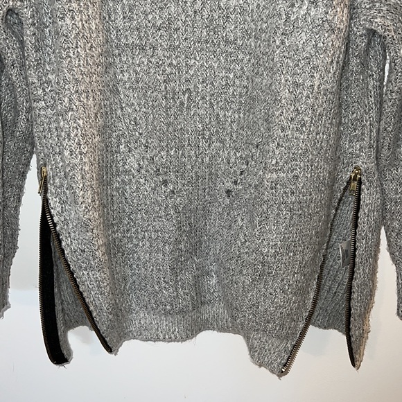 Jessica Simpson Gray Zip Trendy Sweater - Picture 3 of 8